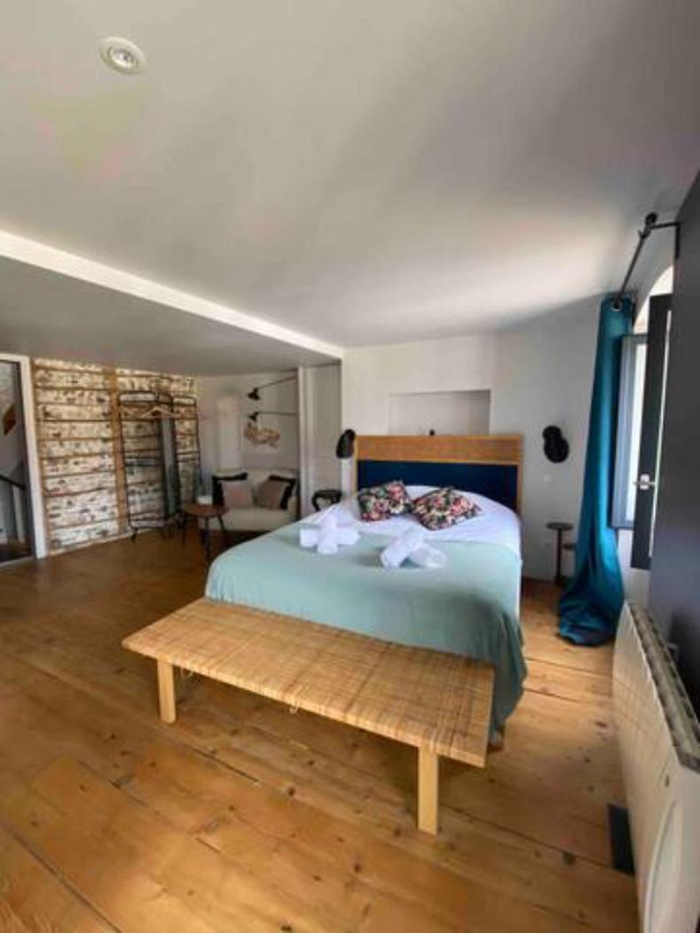 クレルモン・フェラン La Tour Gregoire Bed & Breakfast エクステリア 写真