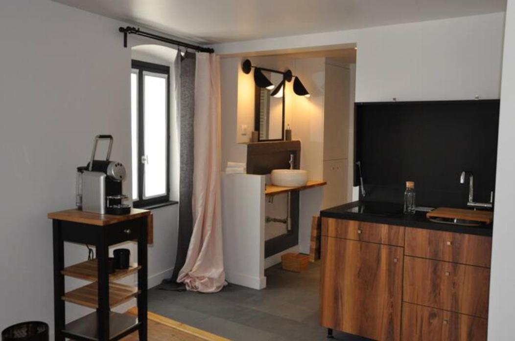 クレルモン・フェラン La Tour Gregoire Bed & Breakfast エクステリア 写真